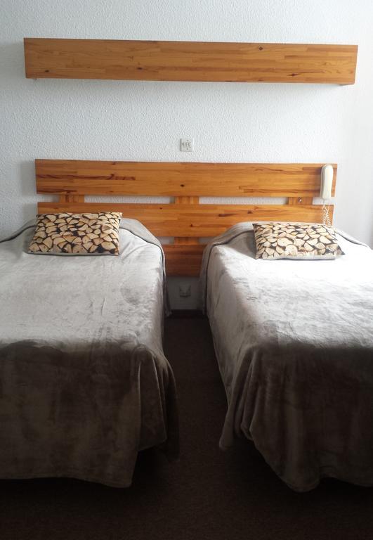 Hotel Yaka Les Angles  Phòng bức ảnh